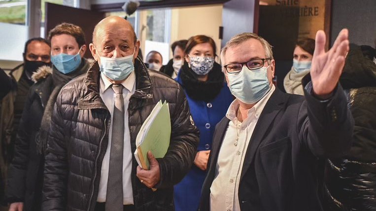 Jean-Yves Le Drian en visite ministérielle à Keroman