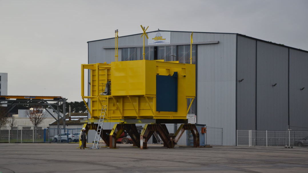 Prototype d’houlomoteur construit à Lorient Keroman