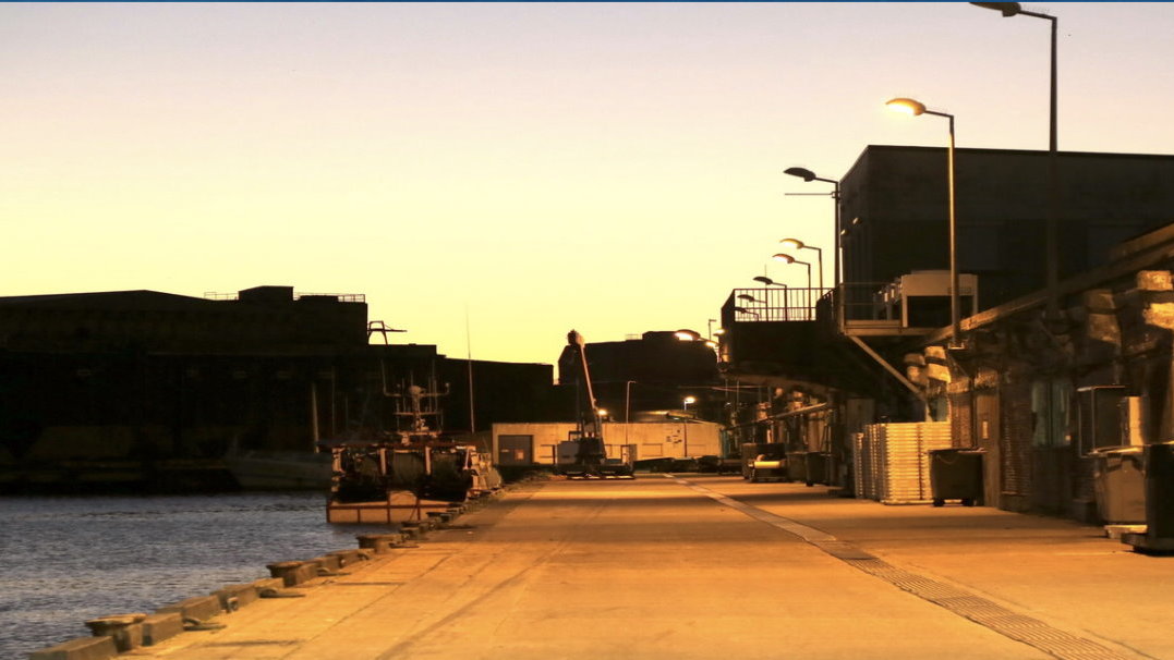 Port de pêche Lorient Keroman en soirée