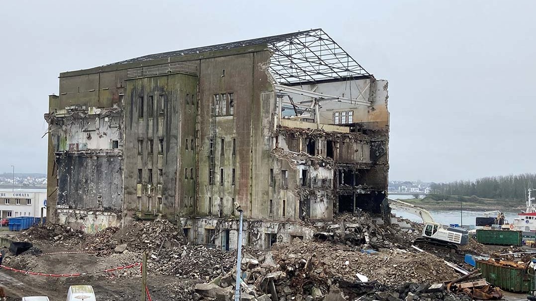 Destruction de la glacière